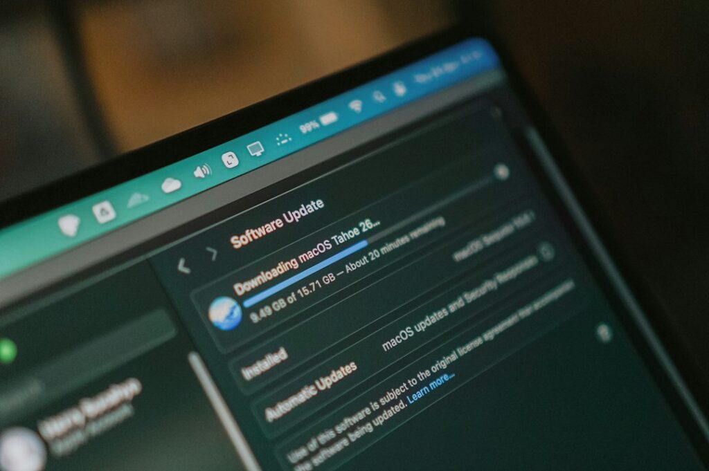 Software update notification on a computer screen